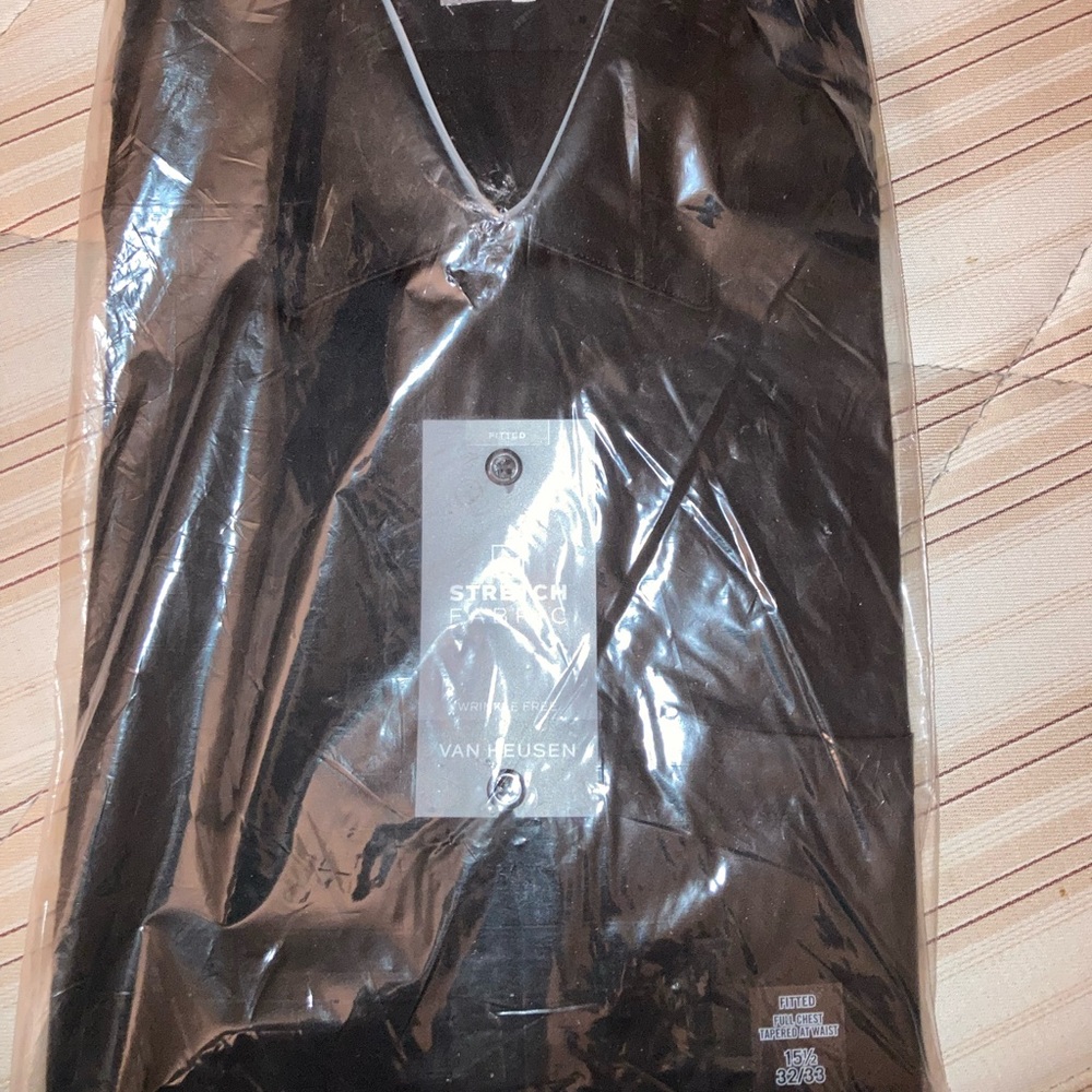 Van Heusen Slim Fit Black Dress Shirt Brand New Size 15 1/2 32/33